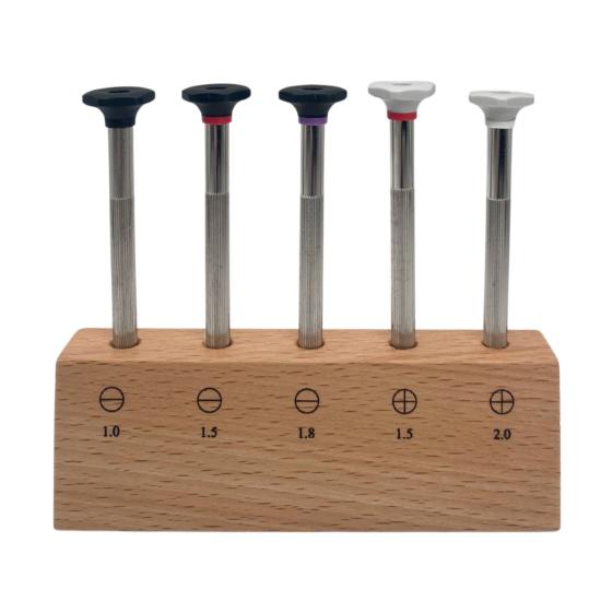 Assortiment de Tournevis sur socle en bois