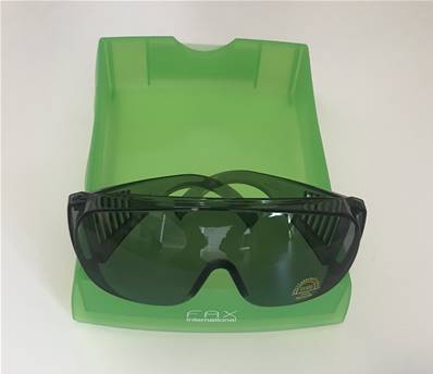 Lunette de protection foncée